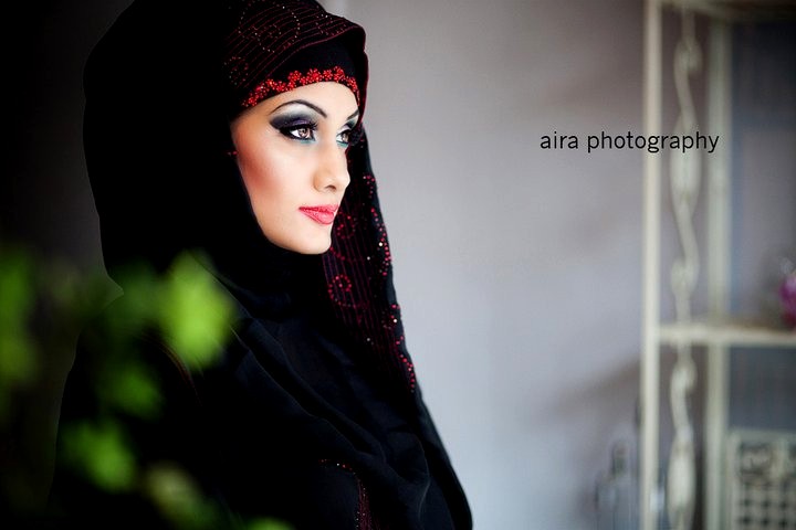 Arabian Black Abaya With Red Embroidery Collection 2012 Dubai Abaya Designs 2012 Beautiful